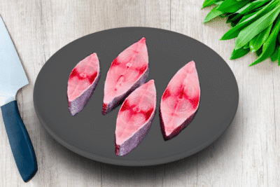 Medium Local Pomfret (Paplet/Avoli/Chandi/ Manji) | Fresh cut