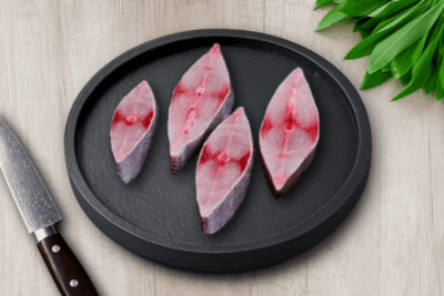 Medium Local Pomfret (Paplet/Avoli/Chandi/ Manji) | Fresh cut